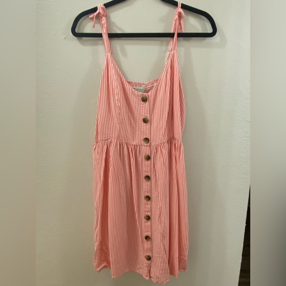Beachy Seersucker spaghetti strap Dress with tortoise shell buttons coastal